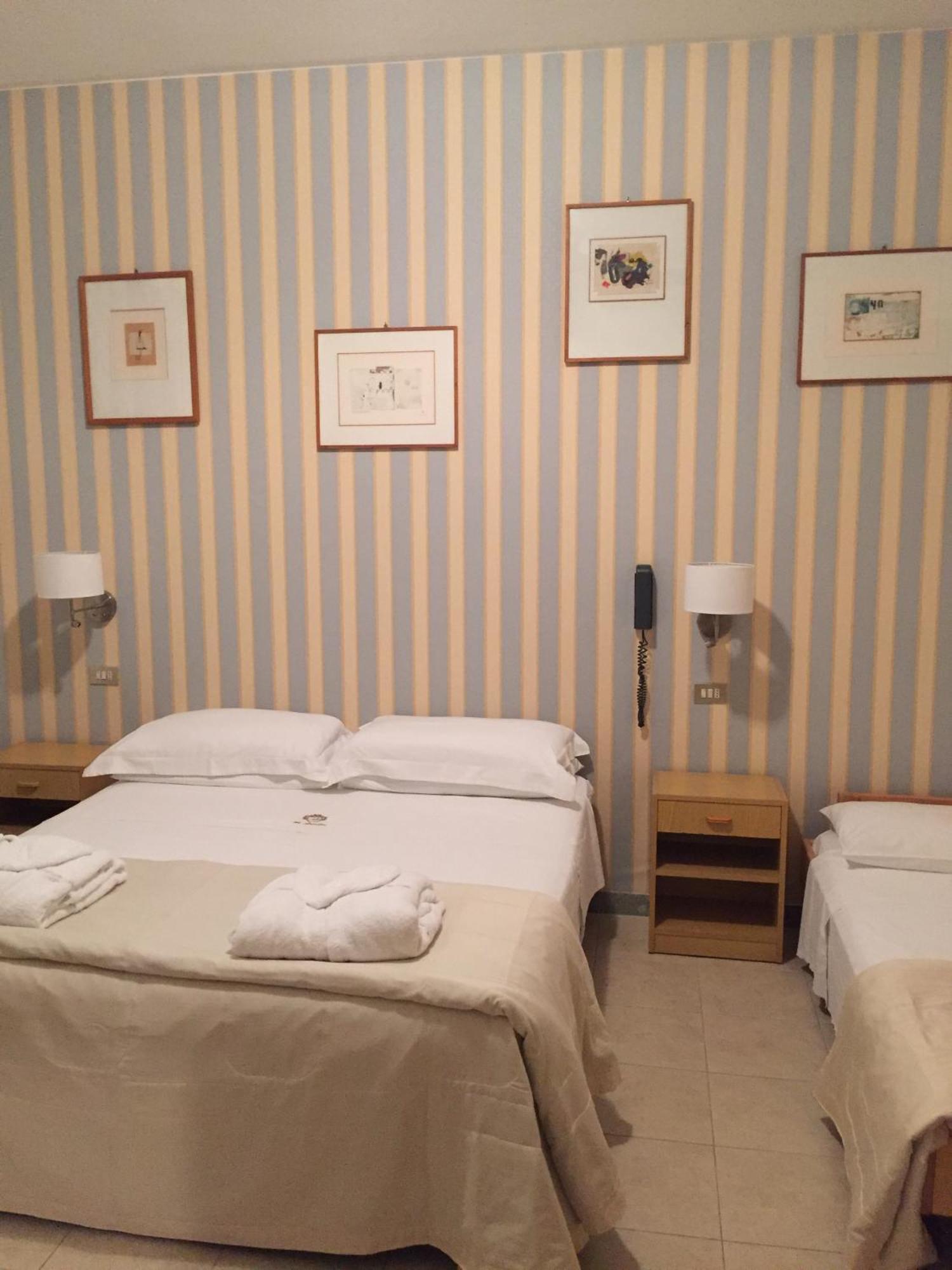 Hotel Ariella ミラノ・マリッティマ エクステリア 写真