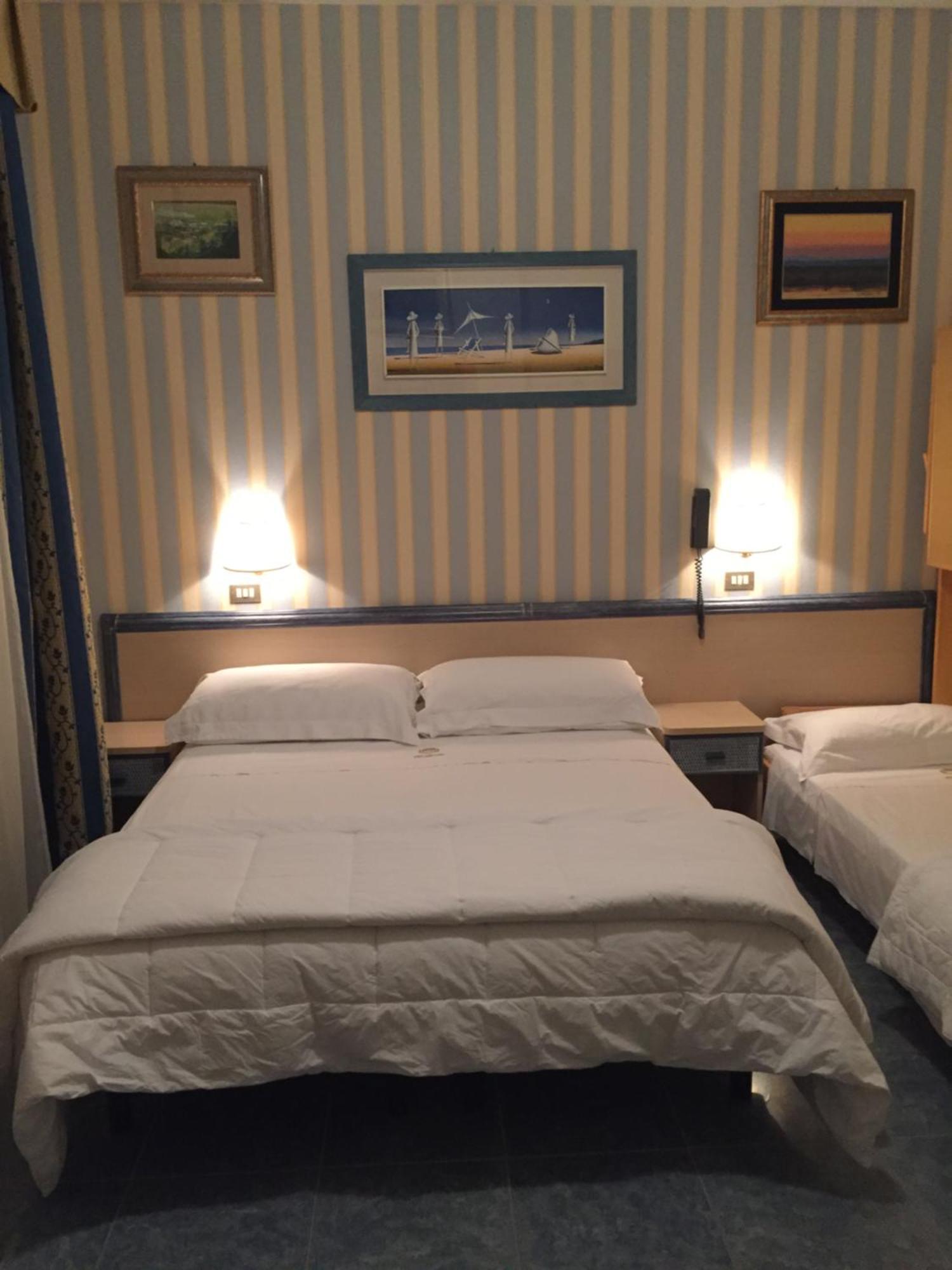 Hotel Ariella ミラノ・マリッティマ エクステリア 写真