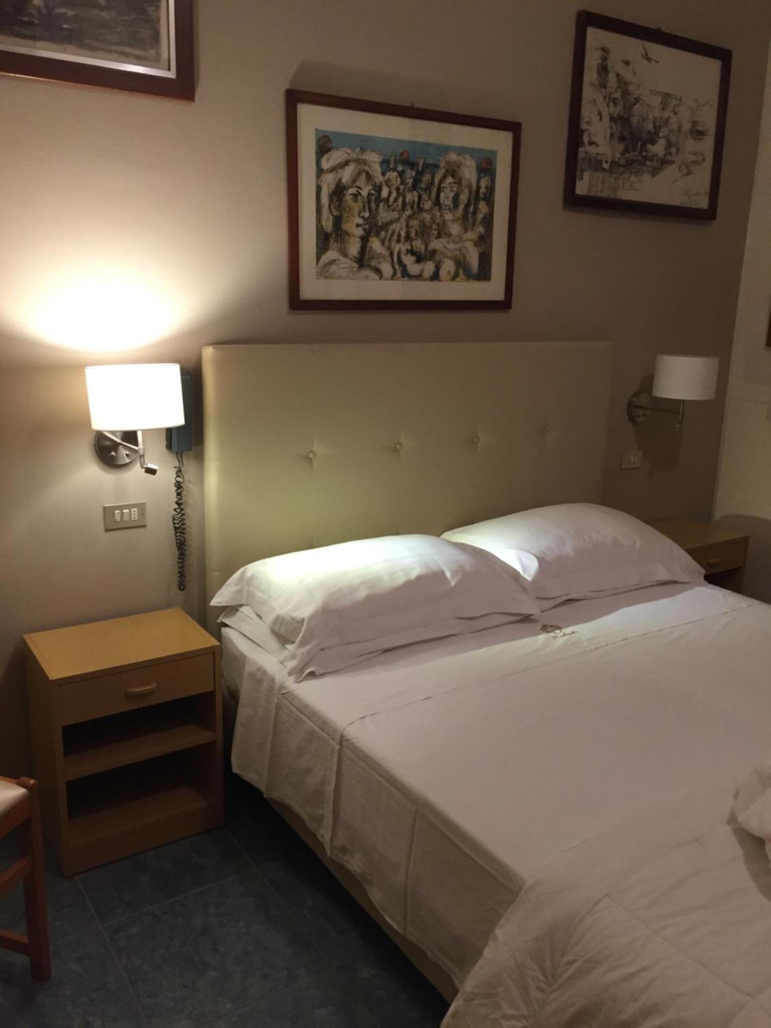 Hotel Ariella ミラノ・マリッティマ エクステリア 写真
