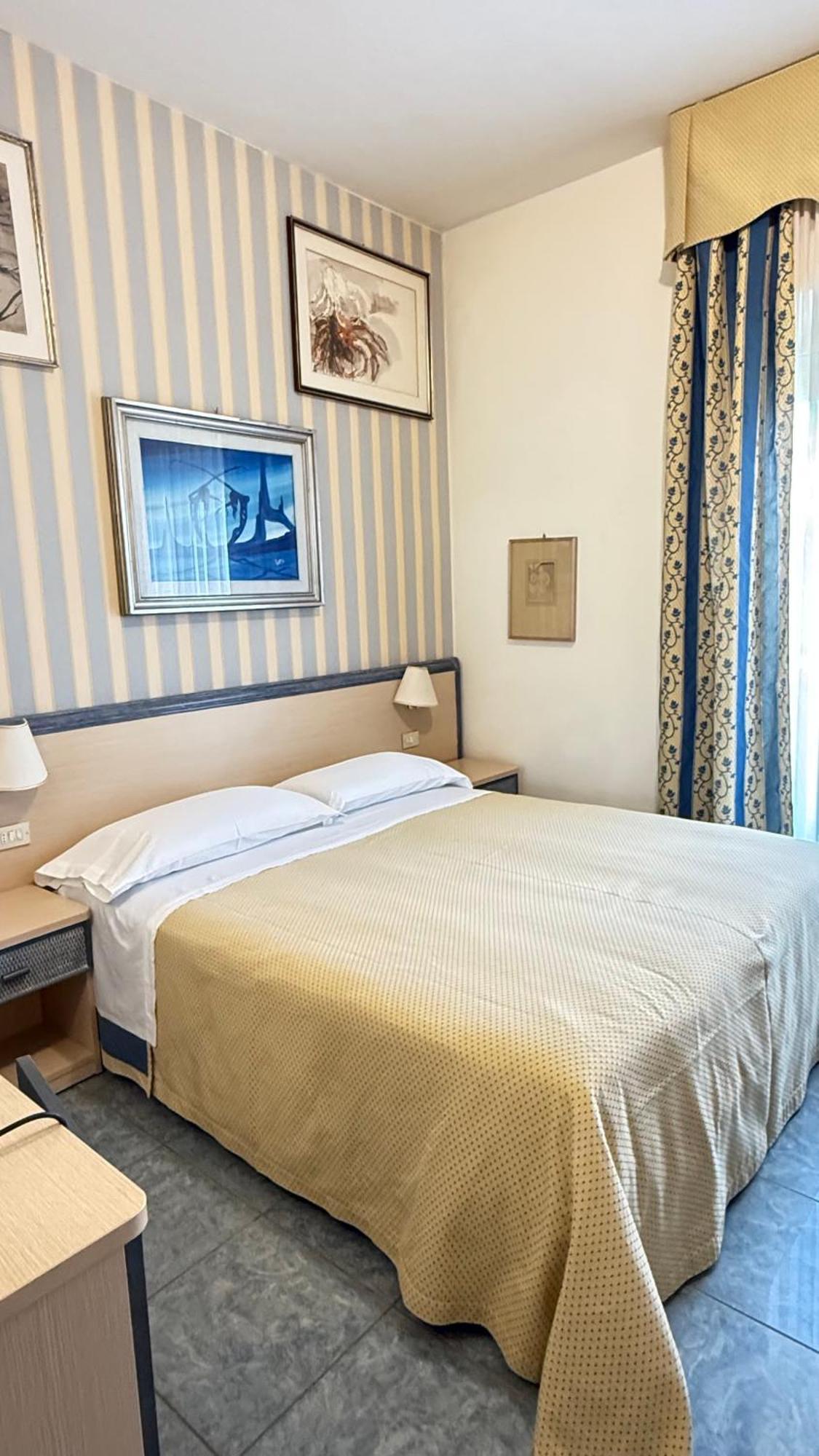 Hotel Ariella ミラノ・マリッティマ エクステリア 写真