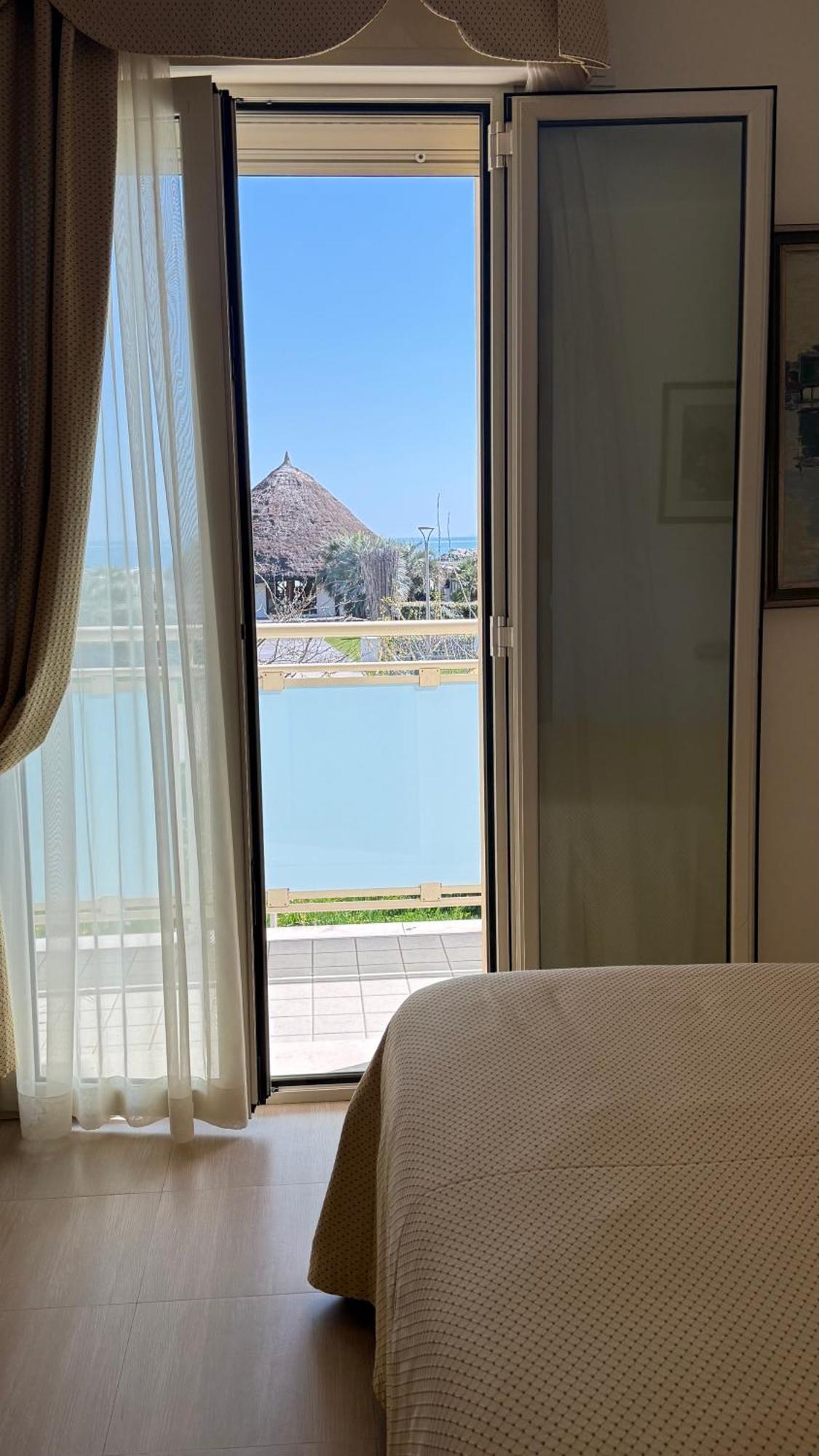 Hotel Ariella ミラノ・マリッティマ エクステリア 写真