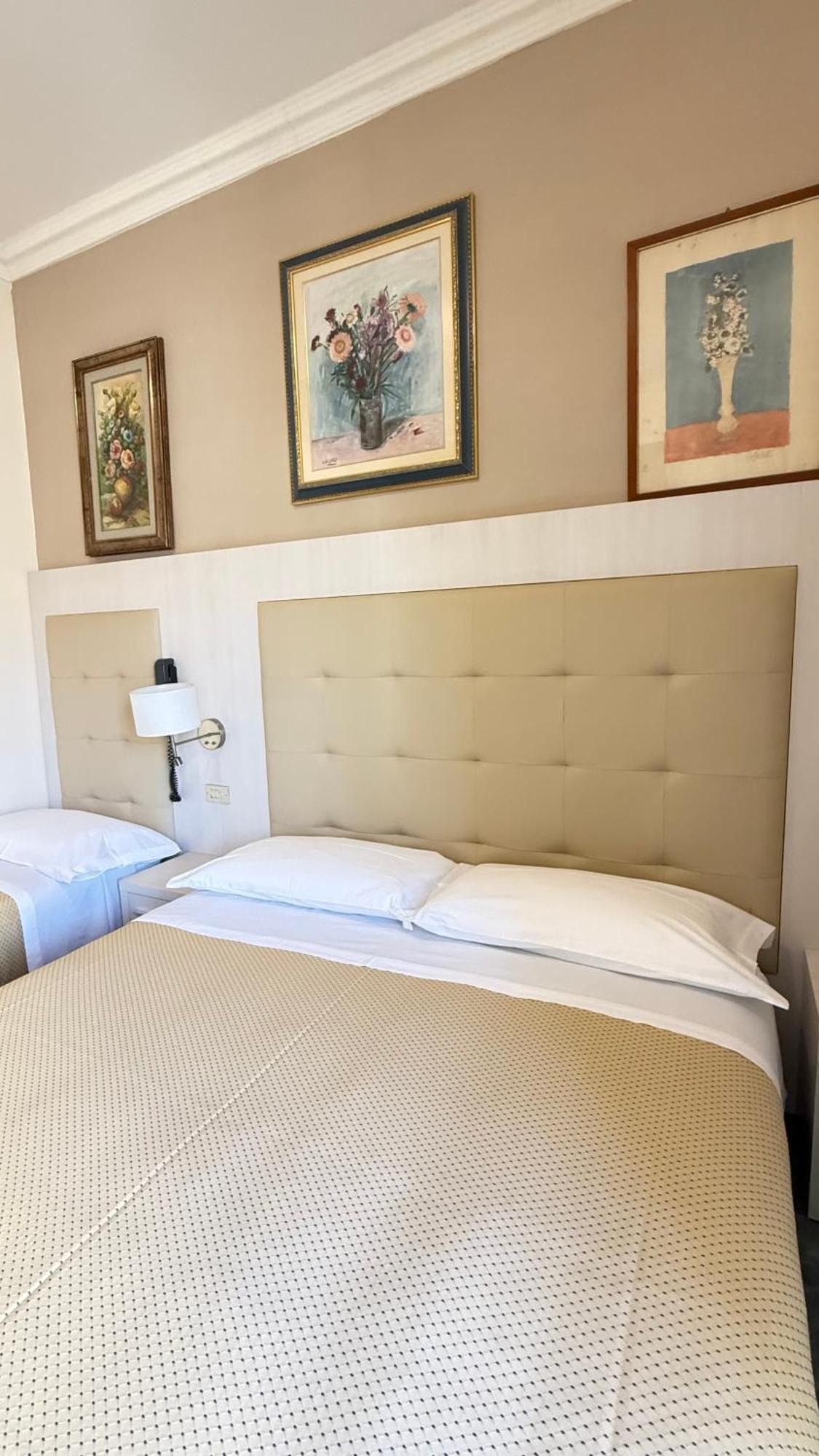 Hotel Ariella ミラノ・マリッティマ エクステリア 写真
