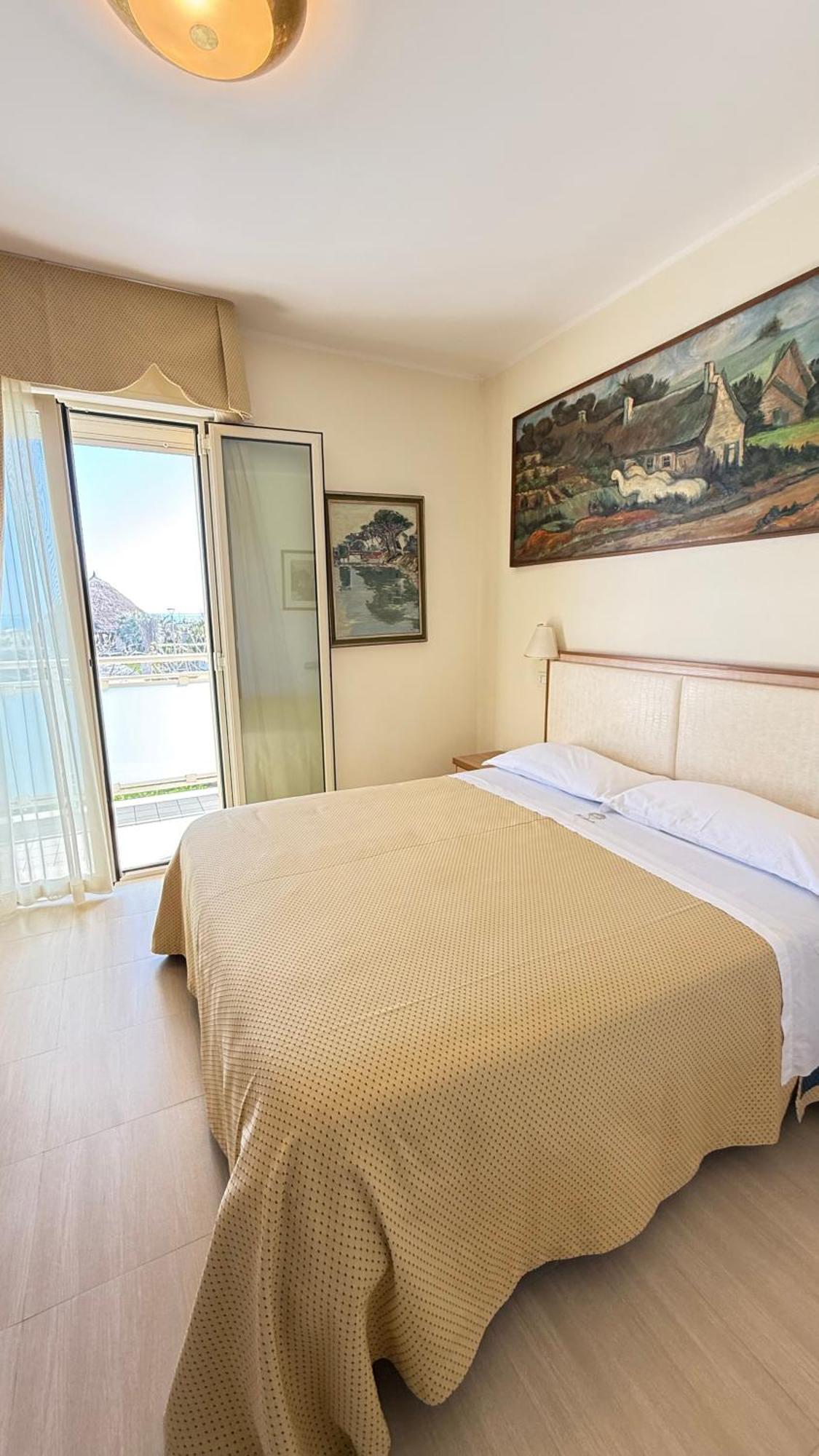 Hotel Ariella ミラノ・マリッティマ エクステリア 写真